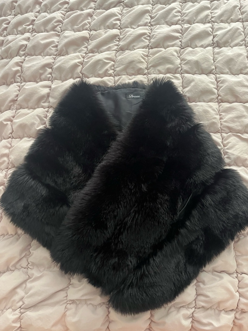 Fur shoulder coat